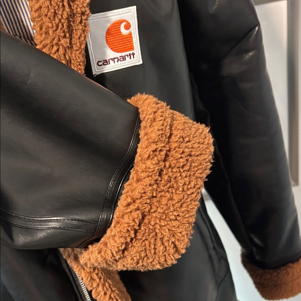 Carhartt Women’s Black Below waist Jacket with Brown Sherpa-style Lining XL - Picture 4 of 5